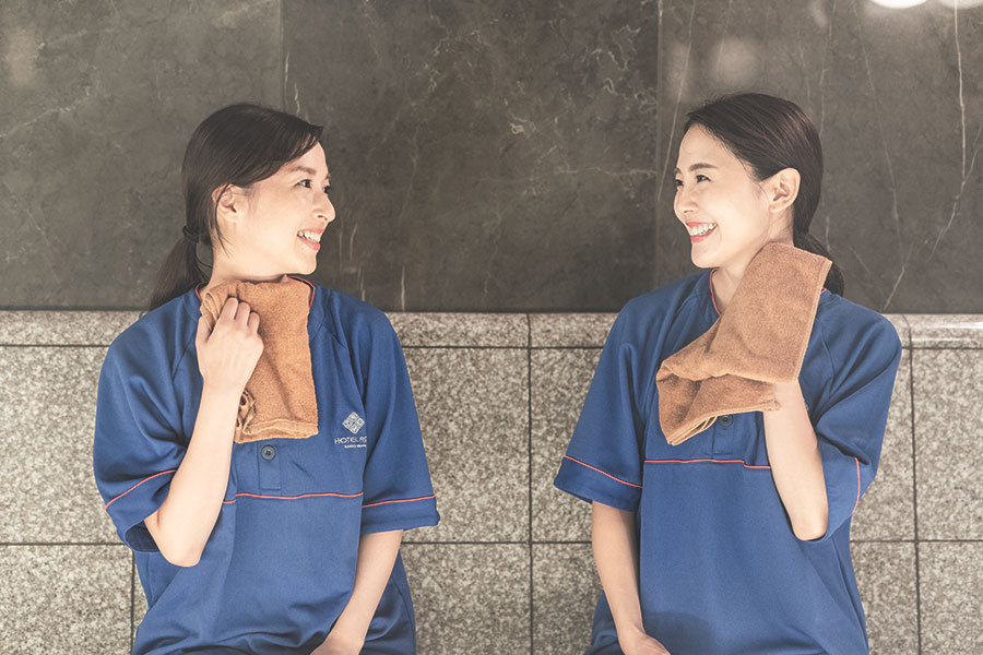 Experience the sauna men and women together without difficulty