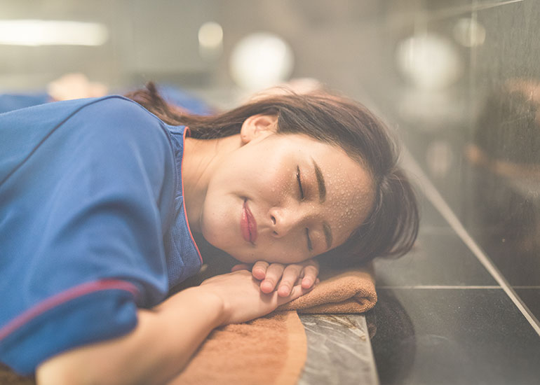 地板睡眠區